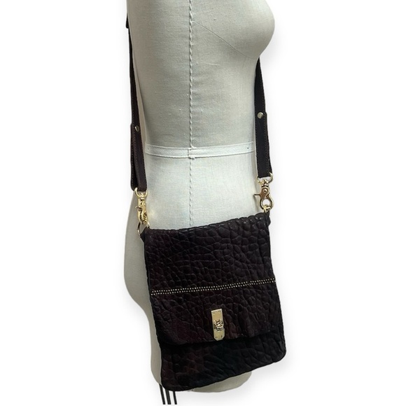 Quyenn Gia Cross Body Chocolate Leather Messenger Bag - Picture 3 of 8